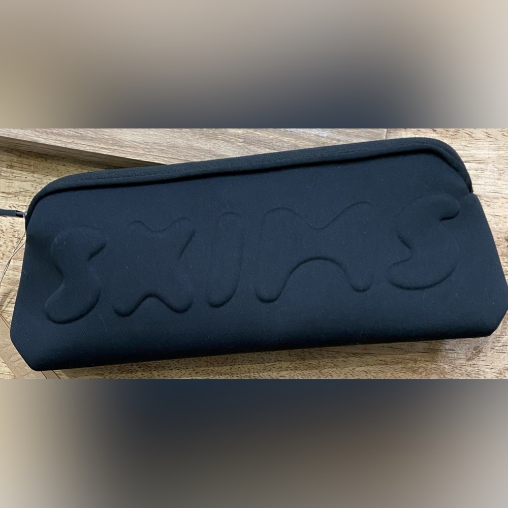 NWT SKIMS Black Waterproof Neoprene Zippered Toiletry/Travel Bag